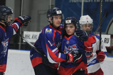 «Сахалинские акулы» нанесли поражение команде «АКМ-Юниор»