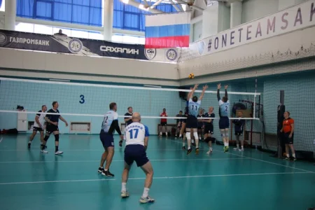 Не стареют мячи ветеранов