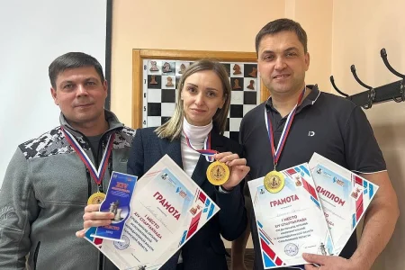 Островные чиновники взяли в руки коней