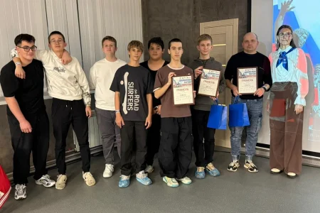 В Южно-Курильске провели турнир «Шахматная партия единства»