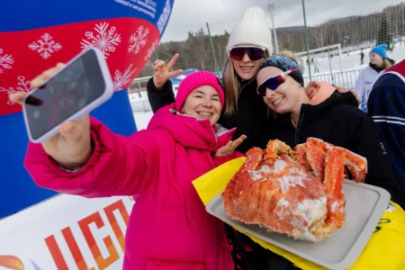 В Южно-Сахалинске торжественно открыли этап Кубка России по волейболу на снегу