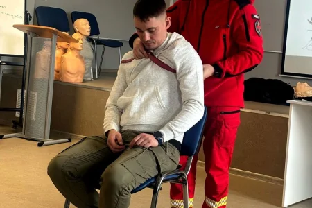 Сотрудники спортшколы по волейболу прошли обучение по оказанию первой помощи пострадавшим