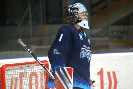 «Кристалл» нанес два поражения «Амуру-2006»