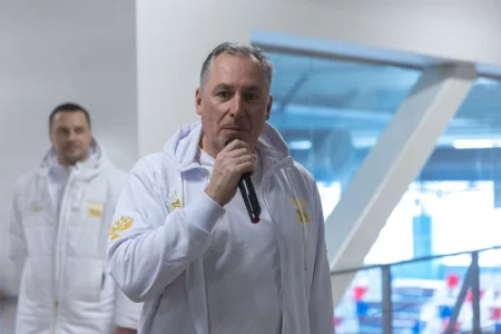 Президент ОКР Станислав Поздняков познакомился со спортивными комплексами Южно-Сахалинска