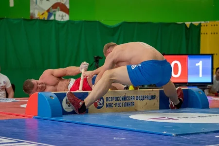 Островитяне выступили на чемпионате России по мас-рестлингу
