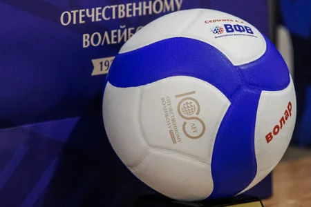 Российский волейбол перешел на мячи собственного производства