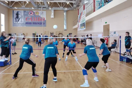 В турнире по миниволей приняли участие свыше 30 команд