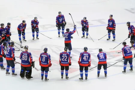 «Сахалинские акулы» одержали 100-ю победу в МХЛ