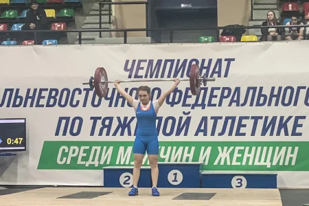 Островные тяжелоатлеты завоевали пять золотых медалей чемпионата ДФО