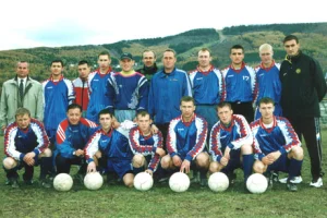 "Локомотив" (Южно-Сахалинск) перед началом сезона 2002 года.