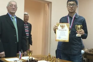 Константин Сек с чемпионским кубком