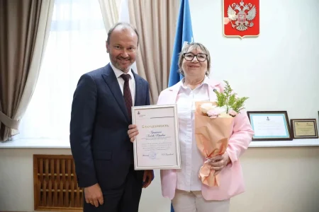 Сахалинских пенсионеров чествовали в региональном минспорте