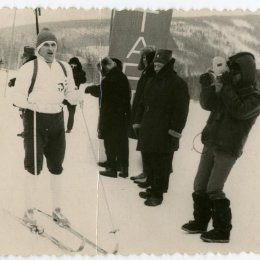 В 1970 году в Кубке СССР по биатлону, который проходил в Южно-Сахалинске, принимал участие заслуженный мастер спорта Александр Тихонов (четырёхкратный олимпийский чемпион, серебряный призёр зимних Олимпийских игр 1968 года в Гренобле, одиннадцатикратный чемпион мира, пятнадцатикратный чемпион СССР, чемпион спартакиады СССР, обладатель Кубка СССР)