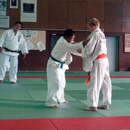 Матчевая встреча по дзюдо в г.Асахигава (Япония). Справа Игорь Кардаш.
август 2004г.