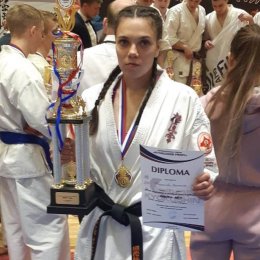 Валентина Шкуракова завоевала золотую медаль международного турнира по киокусинкай
