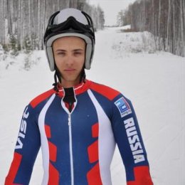 Алексей Жилин завоевал серебряную медаль международных соревнований по горнолыжному спорту в Китае