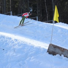 В Южно-Сахалинске состоялись соревнования по прыжкам на лыжах с трамплина «Мир без наркотиков»