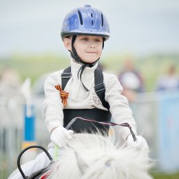 В Троицком прошли соревнования по адаптивному конному спорту