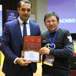 Председатель «Сахалинской областной федерации футбола» Алексей Абакумов награжден почетной грамотой Ассоциации мини-футбола России