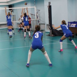Чемпионат области по волейболу выиграла сборная Корсакова