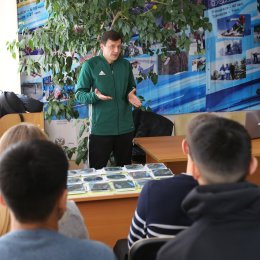 Специалисты РФС проводят семинар для островных футбольных судей