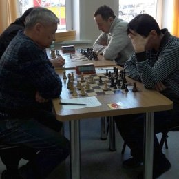 На турнире памяти Тиграна Петросяна определился единоличный лидер