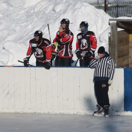 «Медведи» выиграли традиционный хоккейный турнир в Ногликах