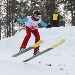 Участниками состязаний по прыжкам на лыжах с трамплина стали около 100 спортсменов