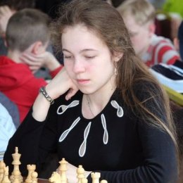 После 5 туров юниорского первенства России Дарья Хохлова занимает второе место