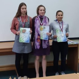 Дарья Хохлова и Константин Сек завоевали золотые медали чемпионата Дальневосточного федерального округа по быстрым шахматам