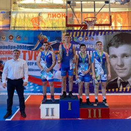 Сахалинские борцы завоевали медали всех достоинств на турнире в Комсомольске-на-Амуре