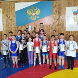 Сотня юных борцов приняла участие в региональном турнире в Тымовске