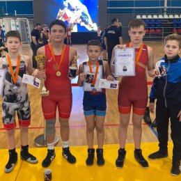 Сахалинские борцы завоевали четыре медали на дальневосточном турнире в Хабаровске