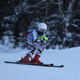 Юные сахалинские горнолыжники открыли соревновательный сезон