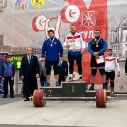 Глеб Отпущенников завоевал золотую медаль и обновил рекорд России
