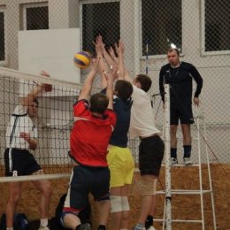 Возрождая традиции: в Поронайском районе волейболом занимаются свыше 600 человек
