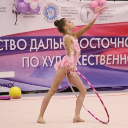 На первенстве ДФО сахалинские гимнастки входят в число лидеров 
