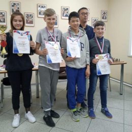 Шахматисты СОШ № 11 Южно-Сахалинска завоевали путевку на финал Всероссийских соревнований «Белая ладья»