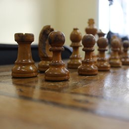 В первом туре чемпионата ГШК «Каисса» по классическим шахматам зафиксировано несколько неожиданных результатов 
