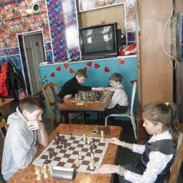 Победители турнира по быстрым шахматам в Холмске были определены в трех возрастных группах 
