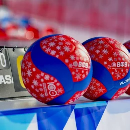 В Южно-Сахалинске стартовали игры этапа Кубка России по волейболу на снегу