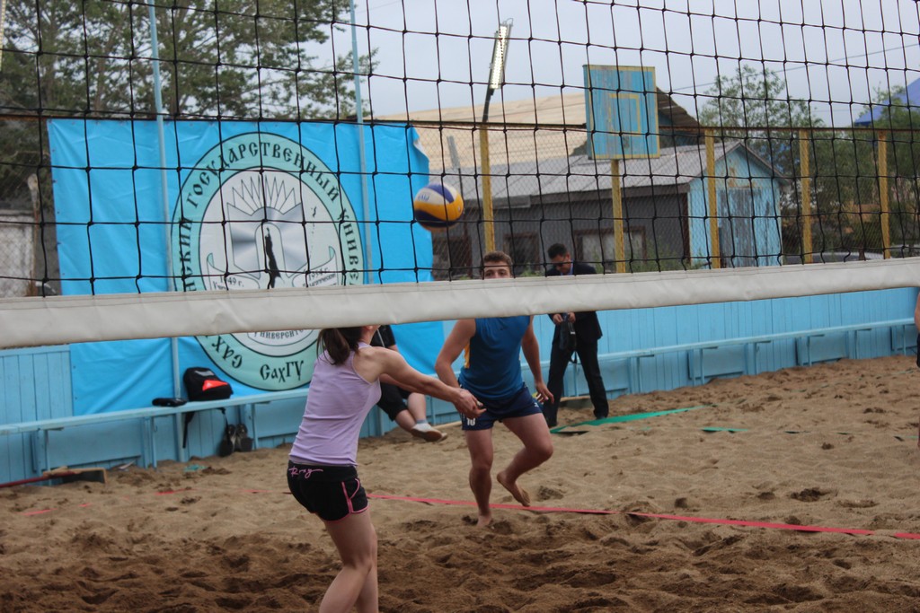 Турнир по пляжному волейболу среди смешанных пар