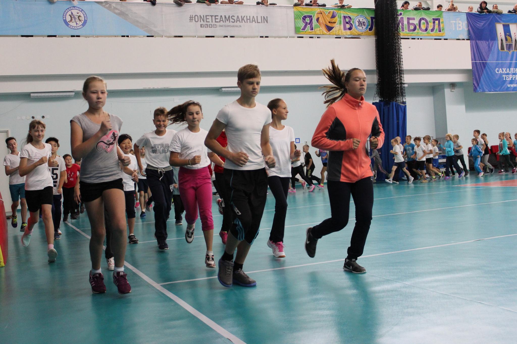 Тестовые испытания в ВЦ "Сахалин" для желающих заниматься волейболом
