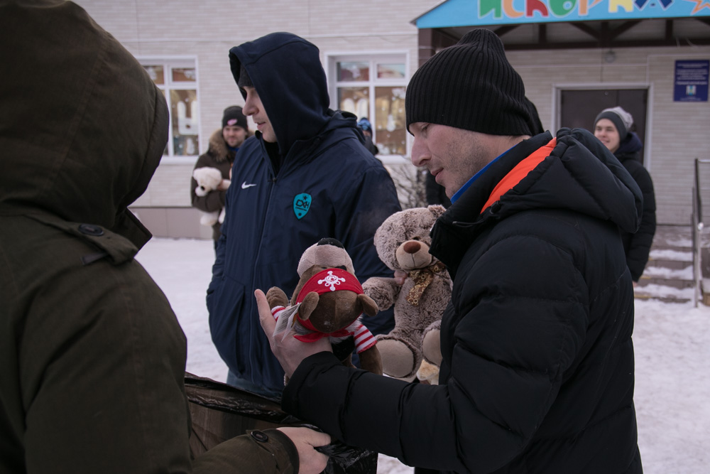 ХК ПСК "Сахалин" в гостях в Троицком детском доме