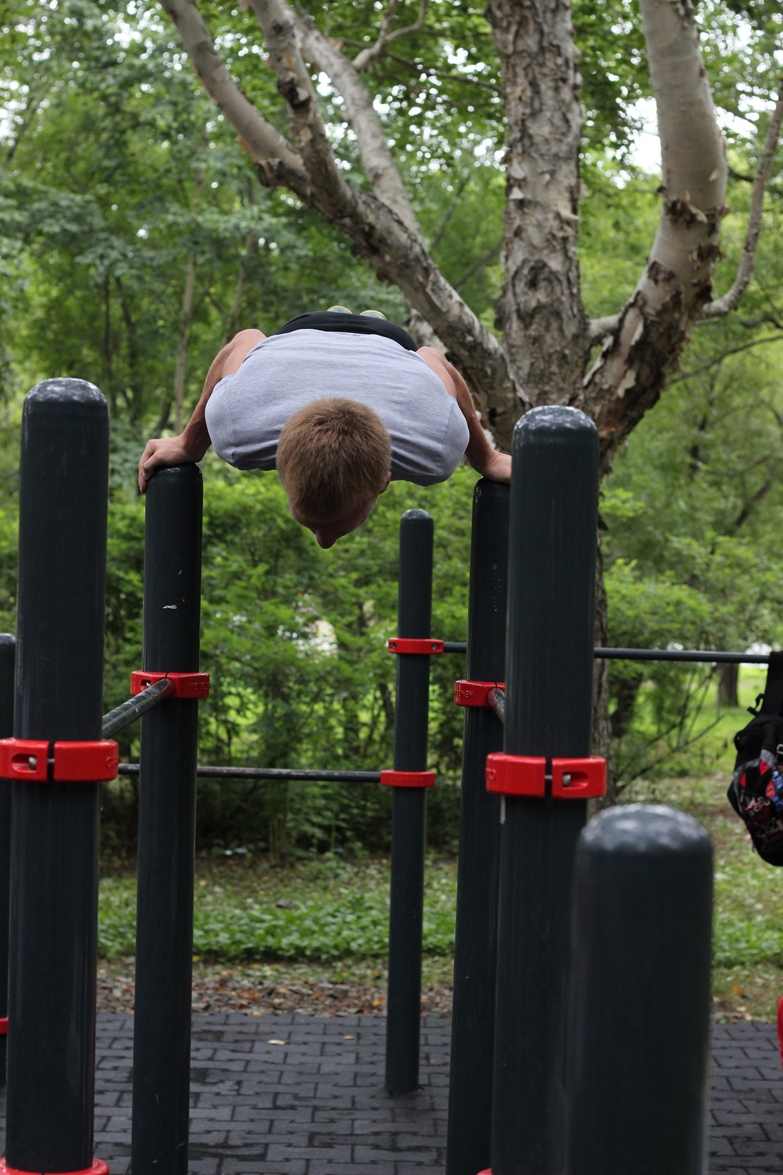 Показательные выступления турникменов на праздновании Дня физкультурника
