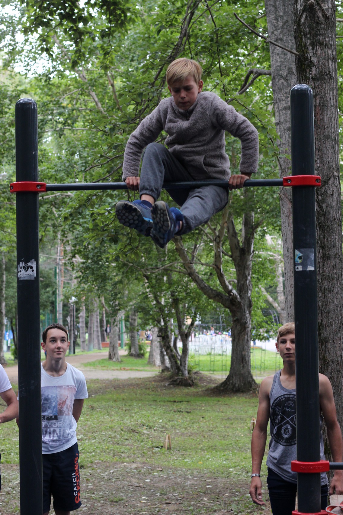 Показательные выступления турникменов на праздновании Дня физкультурника