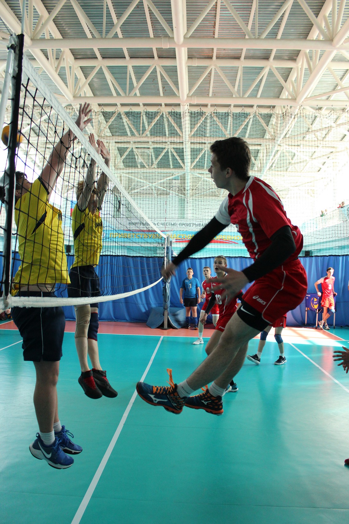 Открытое первенство Сахалинской области по волейболу среди команд юношей и девушек