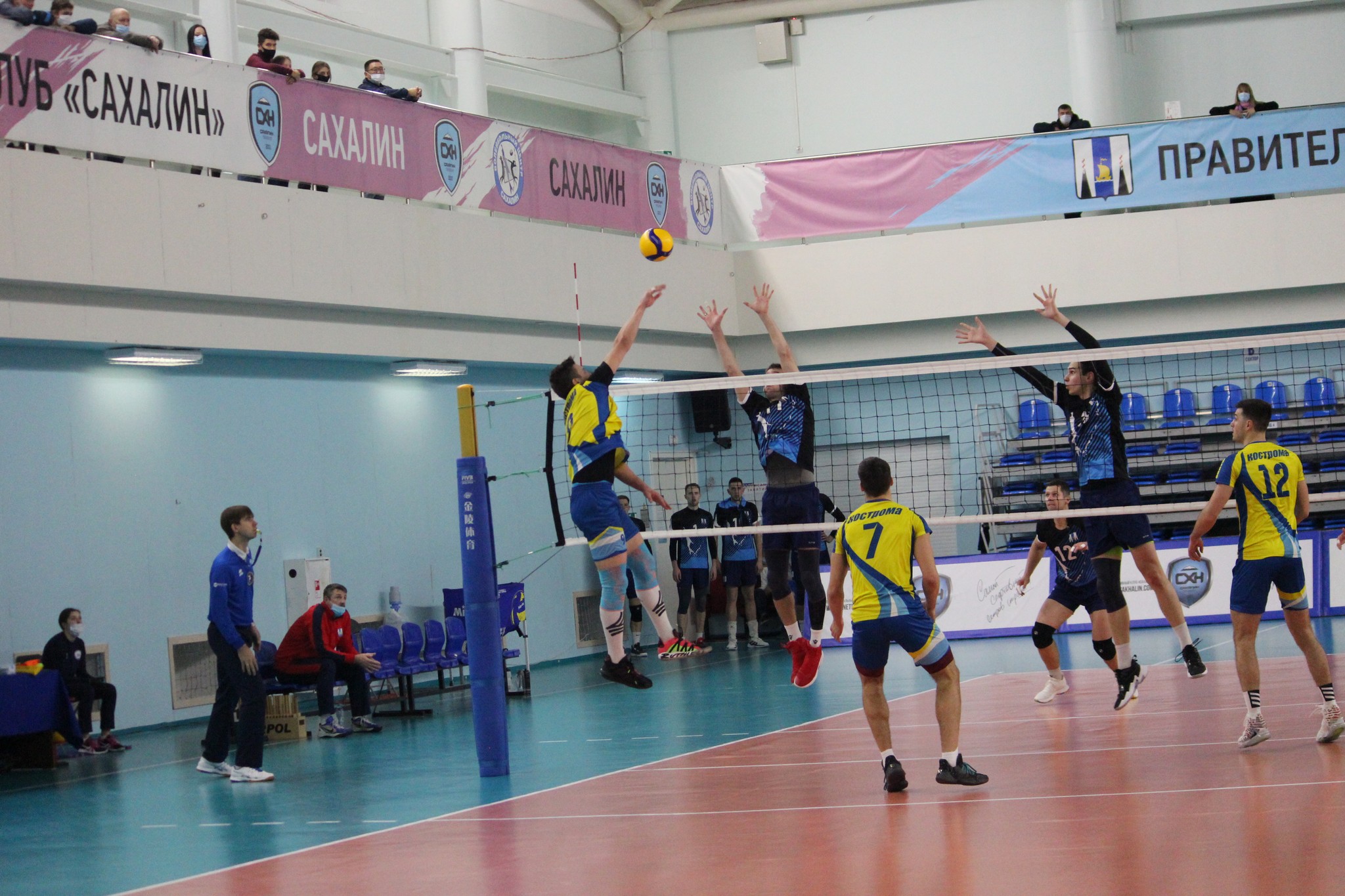 "Элвари-Сахалин" - "Волжанин" (03.11.2020)