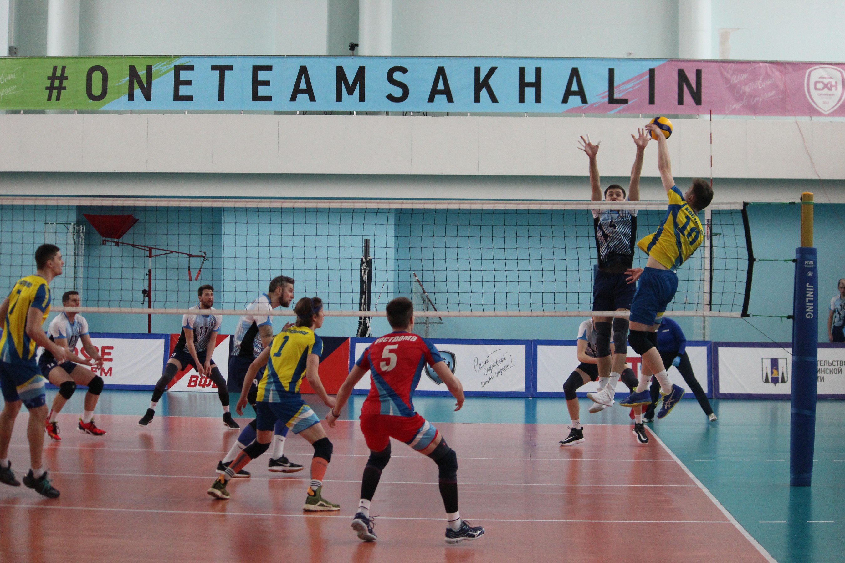 "Элвари-Сахалин" - "Волжанин" (Кострома)