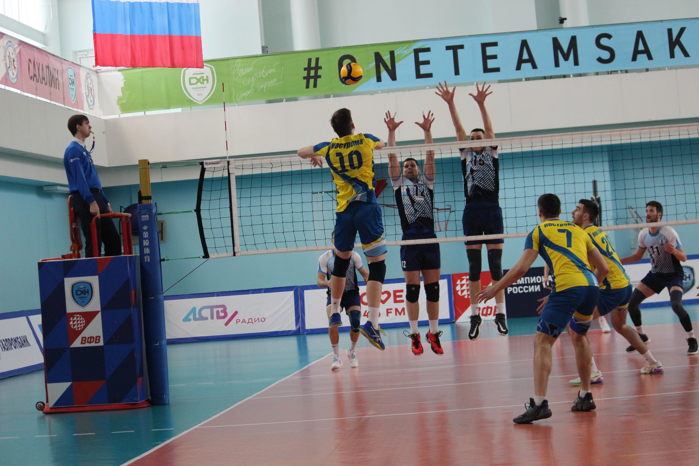 "Элвари-Сахалин" - "Волжанин" (Кострома)